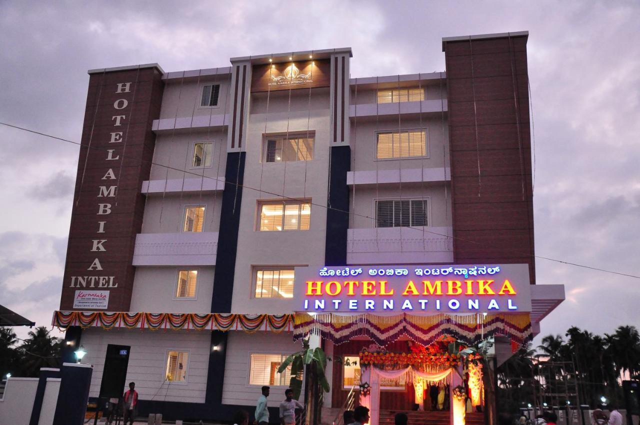 Hotel Ambika International Byndoor Bainduru Exteriör bild