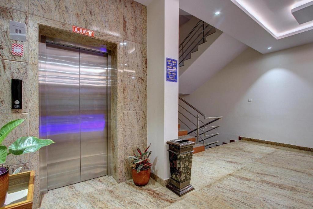 Hotel Ambika International Byndoor Bainduru Exteriör bild